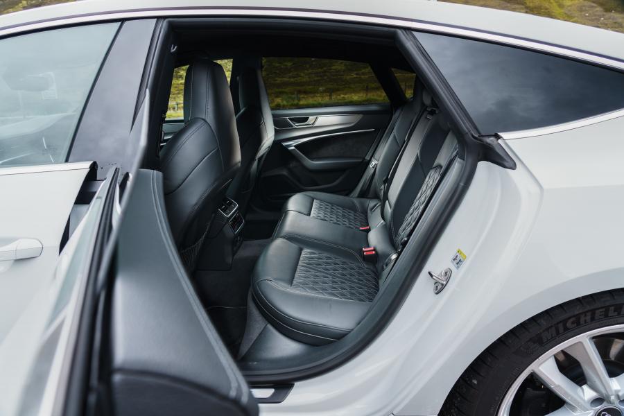 Интерьер Audi S7 Sportback TDI 2019 года  (UK) (фото 23 из 41)